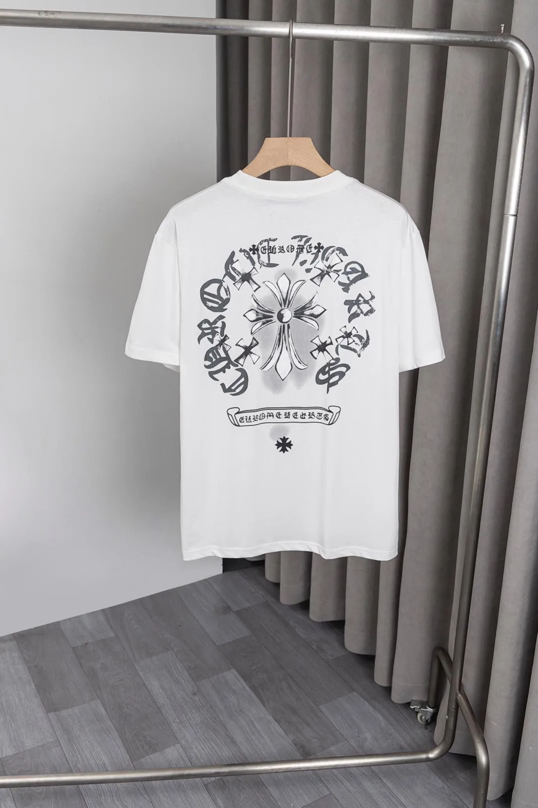 P130 X063 Chrome Hearts 25ss new T-sleeve! Made of 260g double yarn pure cotton fabric, front and back pattern + letter logo printing process, fashionable and versatile, same style for men and women. Color: black, white, size: M～3XL